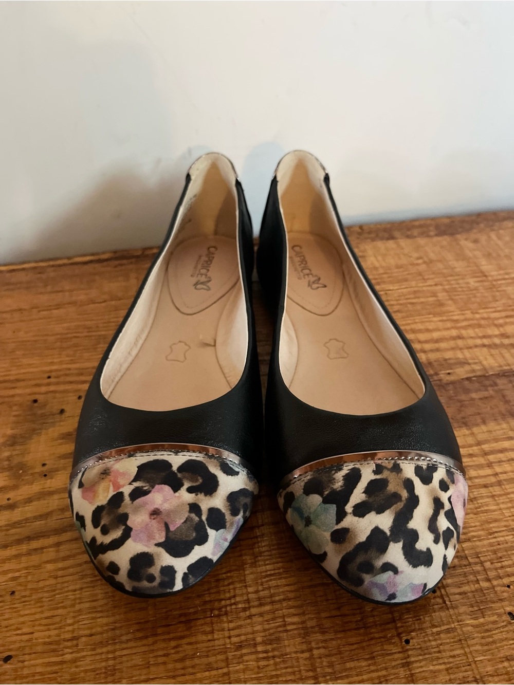 Black leather Ballet Flats with Leopard Accent